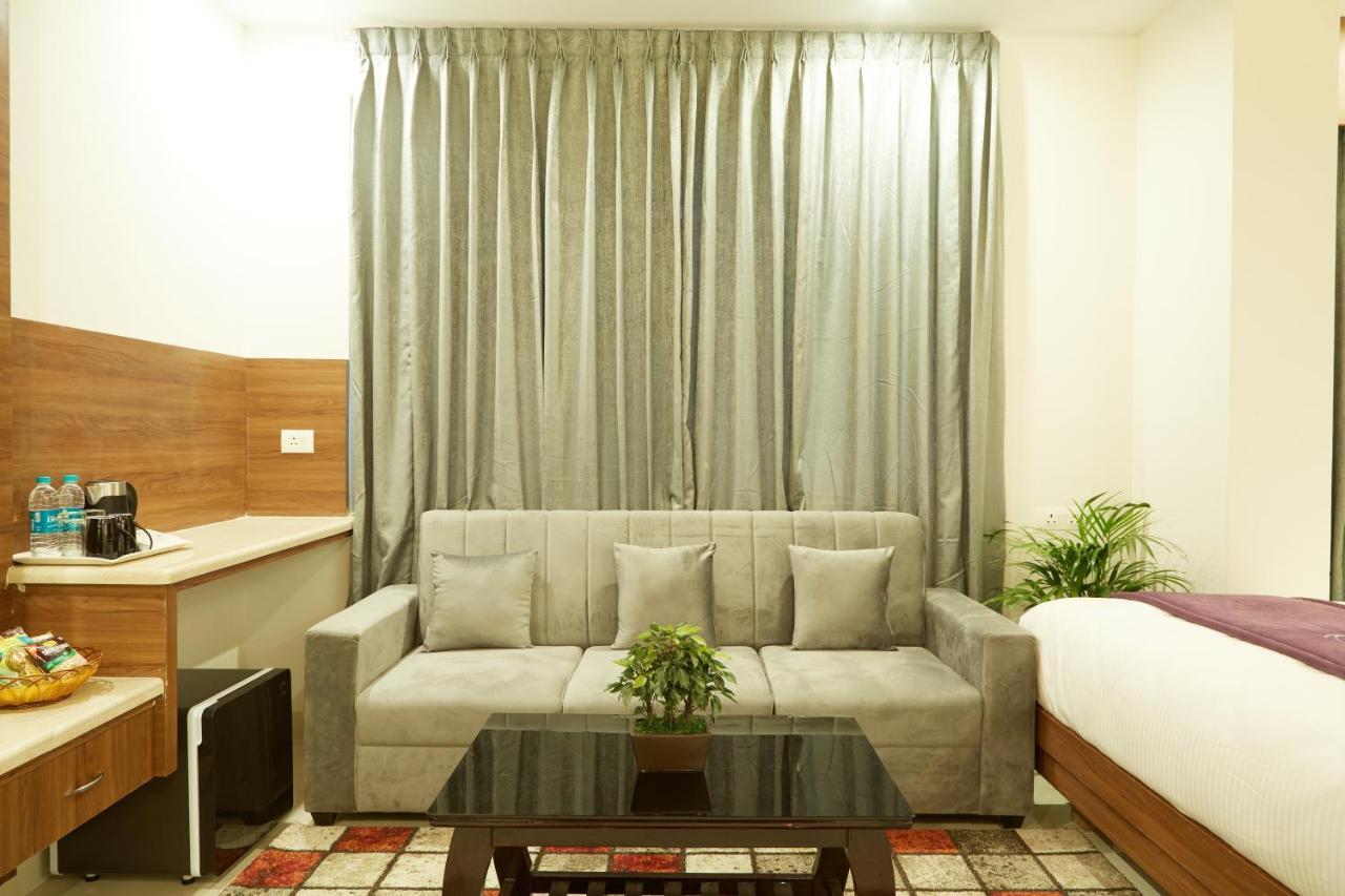 Vovo Premier Hotel Bangalore Eksteriør billede