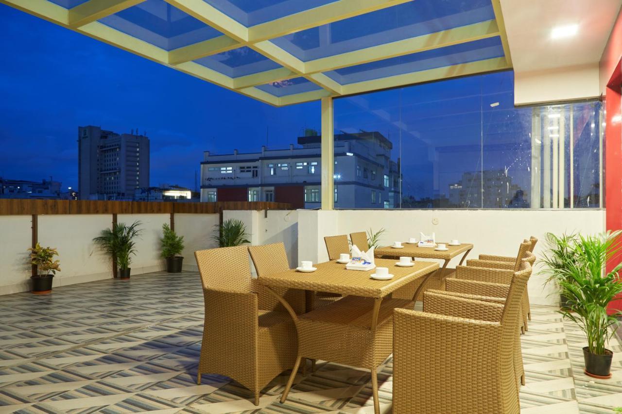 Vovo Premier Hotel Bangalore Eksteriør billede