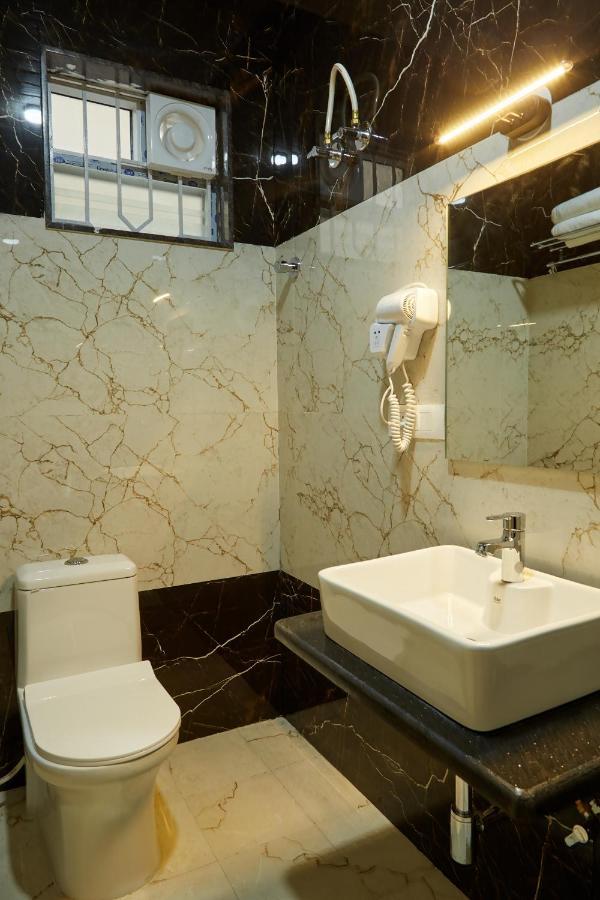 Vovo Premier Hotel Bangalore Eksteriør billede