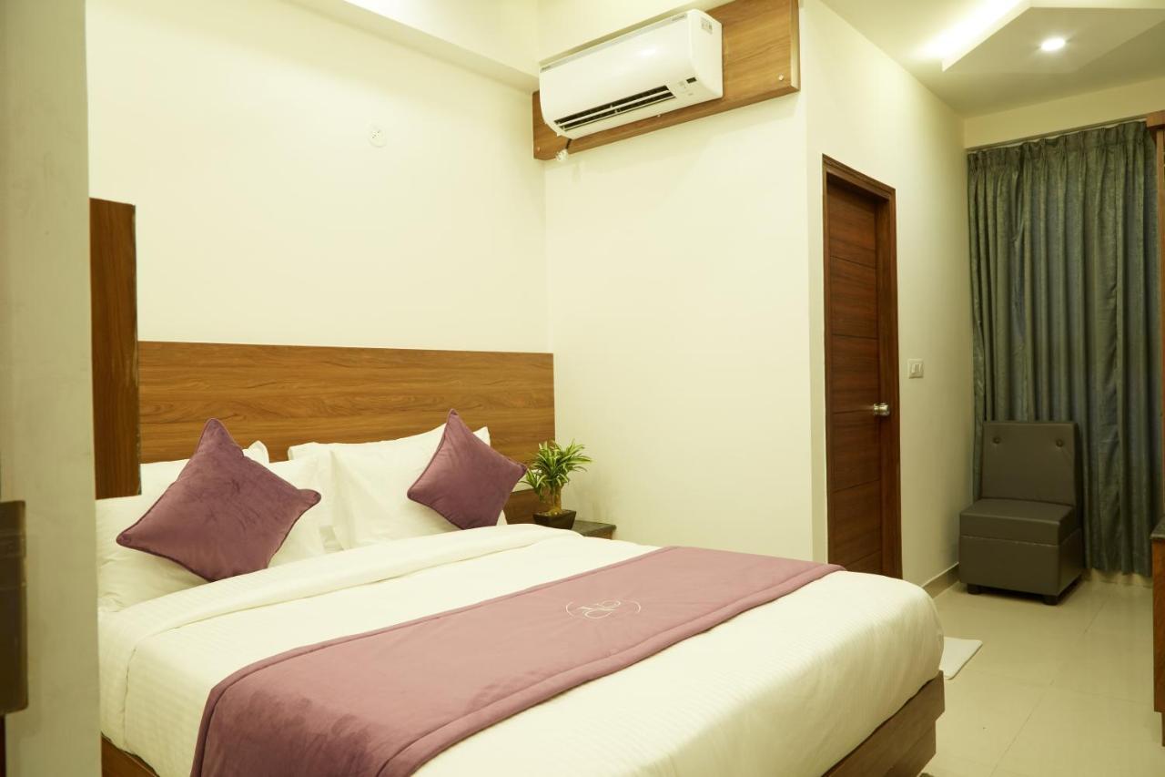 Vovo Premier Hotel Bangalore Eksteriør billede
