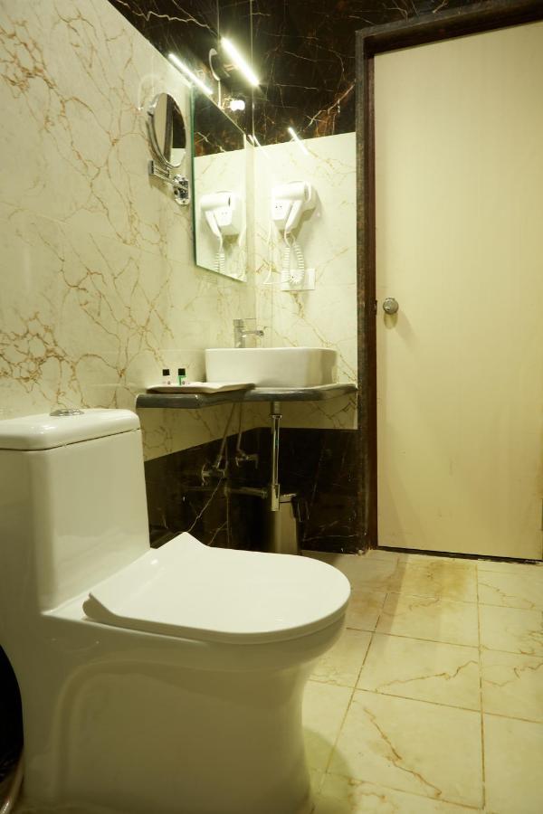 Vovo Premier Hotel Bangalore Eksteriør billede