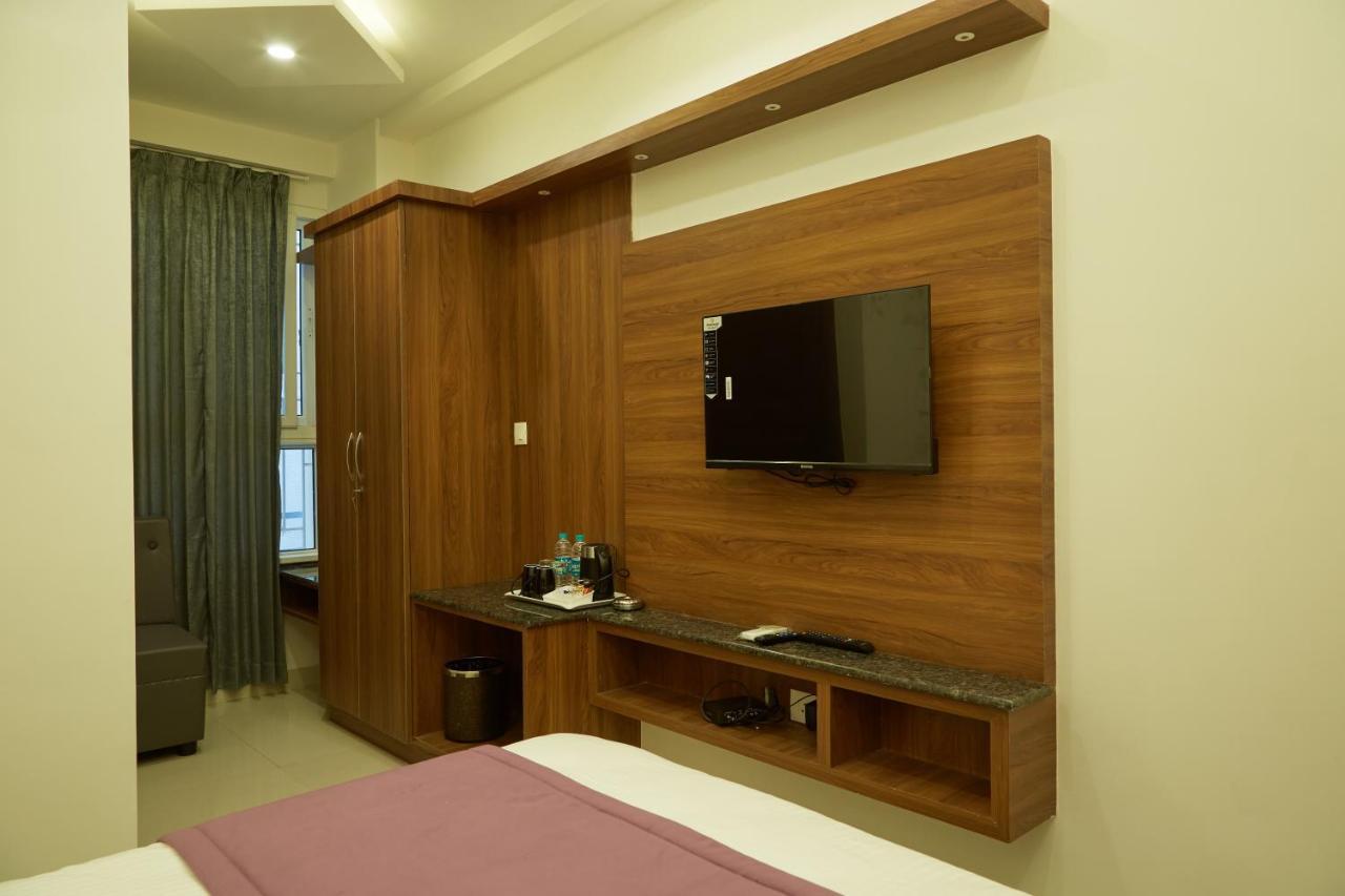 Vovo Premier Hotel Bangalore Eksteriør billede