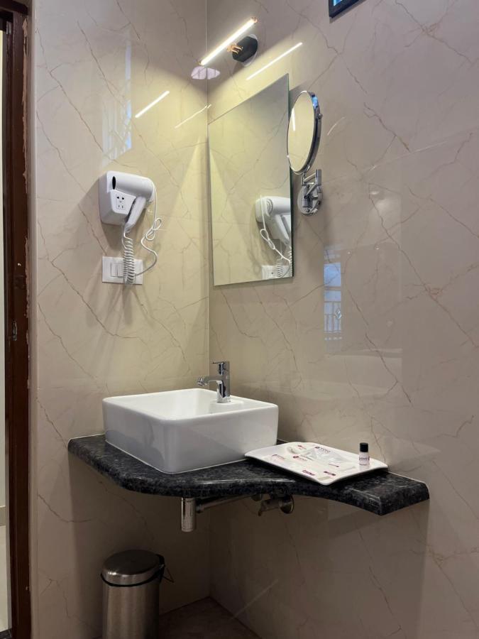Vovo Premier Hotel Bangalore Eksteriør billede